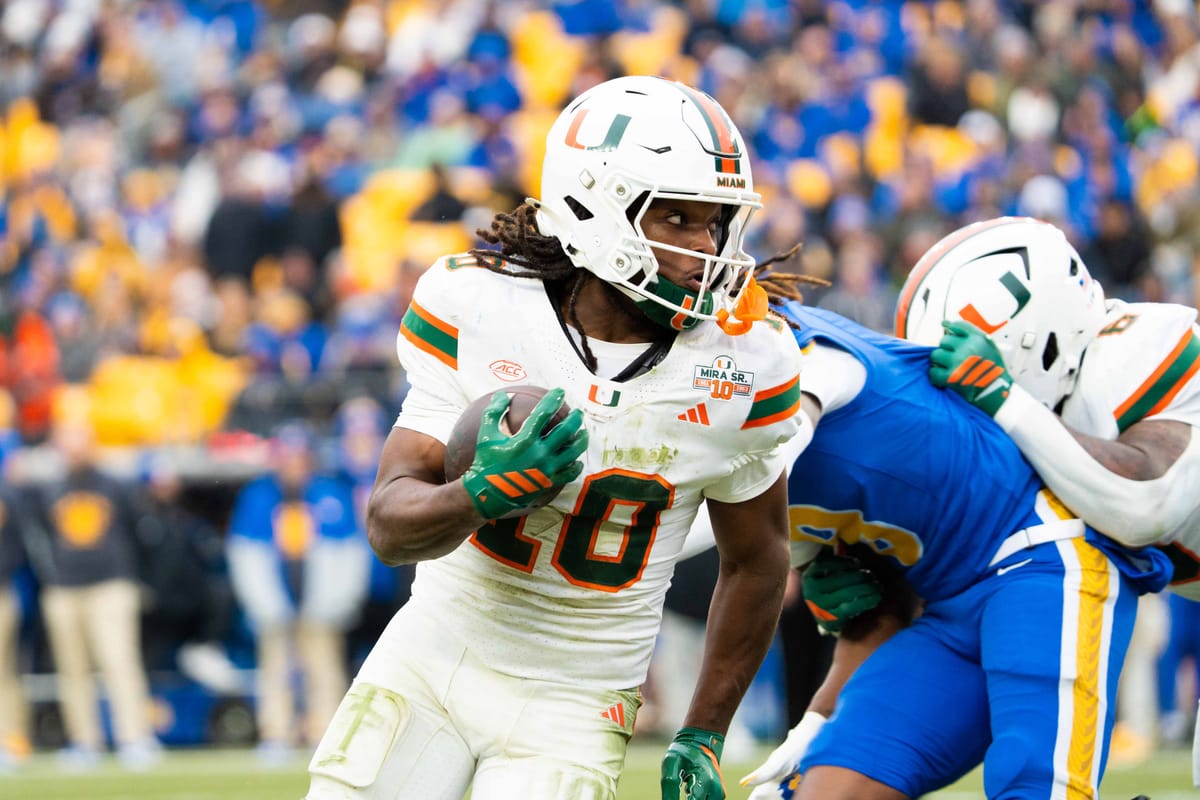 Hurricanes Dominate Pitt 38-7 in Season Finale