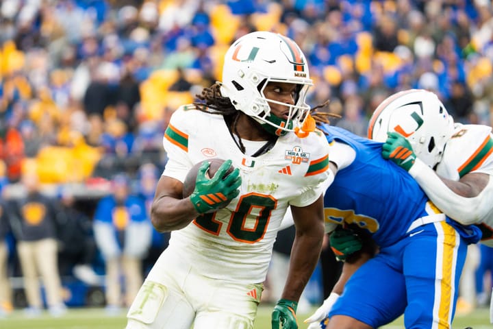 Hurricanes Dominate Pitt 38-7 in Season Finale